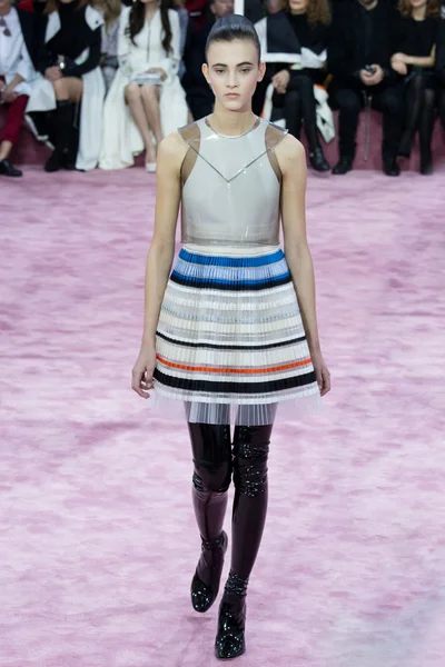 Look 4